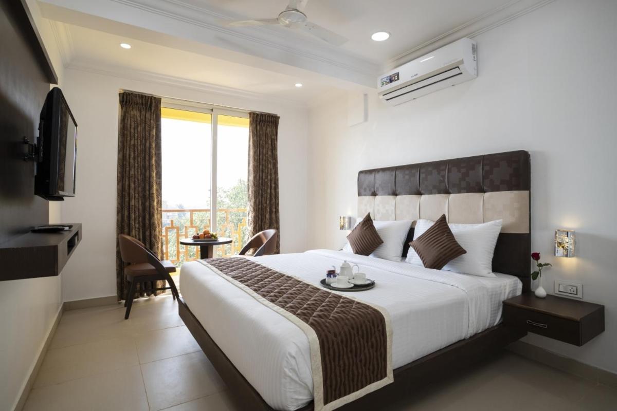 Sairaj Beach Resort 卡兰古特 外观 照片