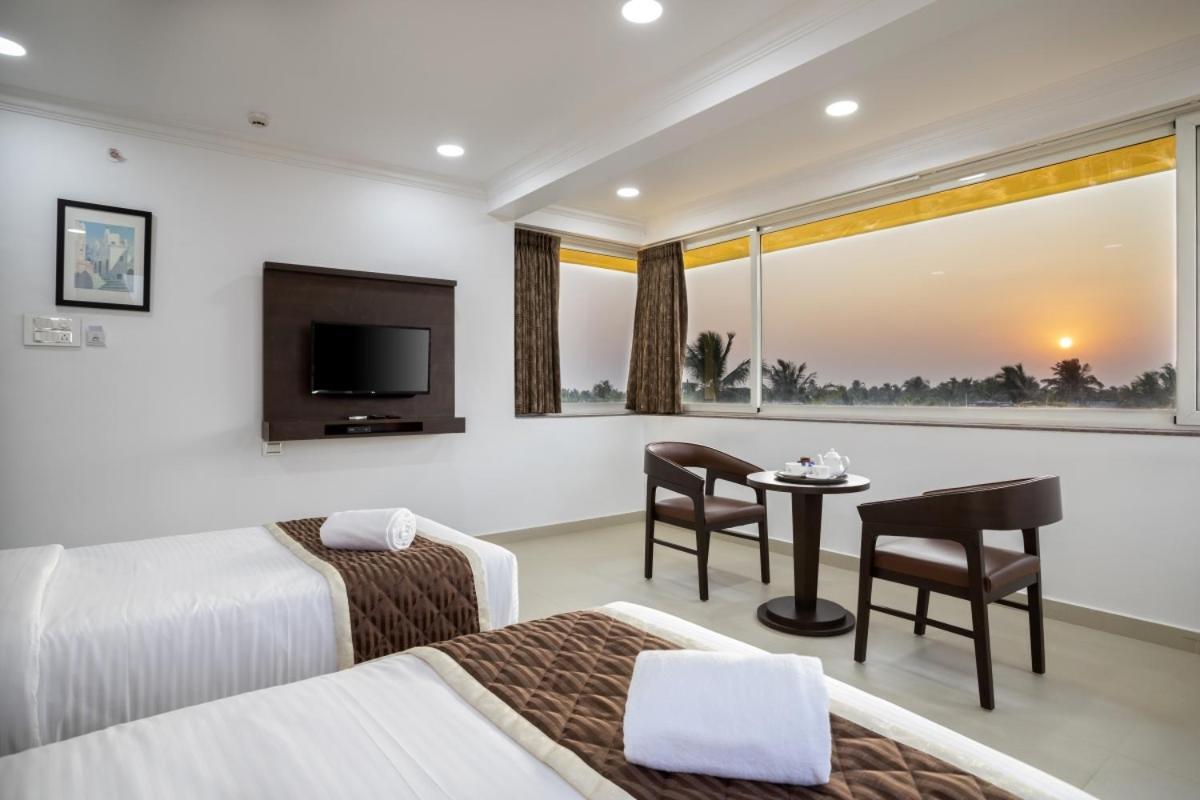 Sairaj Beach Resort 卡兰古特 外观 照片